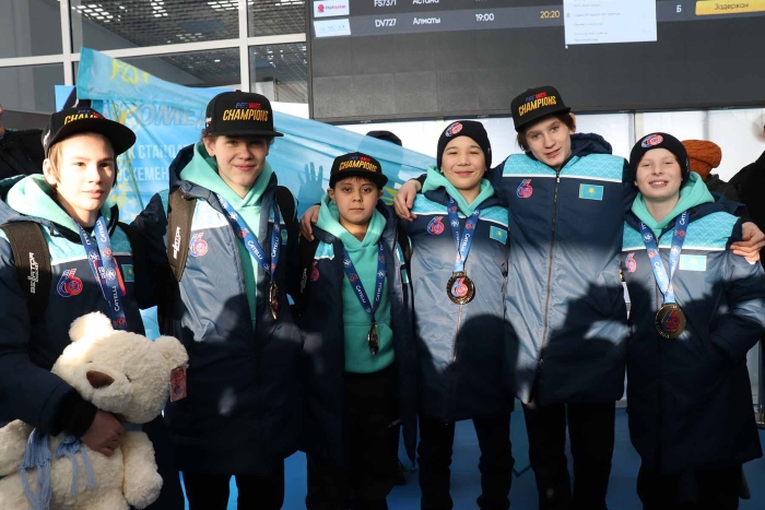 Юные хоккеисты из Усть-Каменогорска стали победителями престижного турнира в Канаде