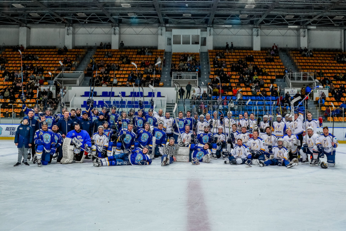 Тренеры и хоккеисты «Алтай Торпедо» приняли участие в церемонии закрытия сезона 2021/2022
